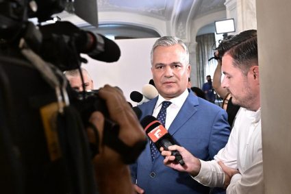 Adrian Veștea a relatat că Nicușor Dan l-a ținut sâmbătă seara până târziu pentru a-i oferi explicații…