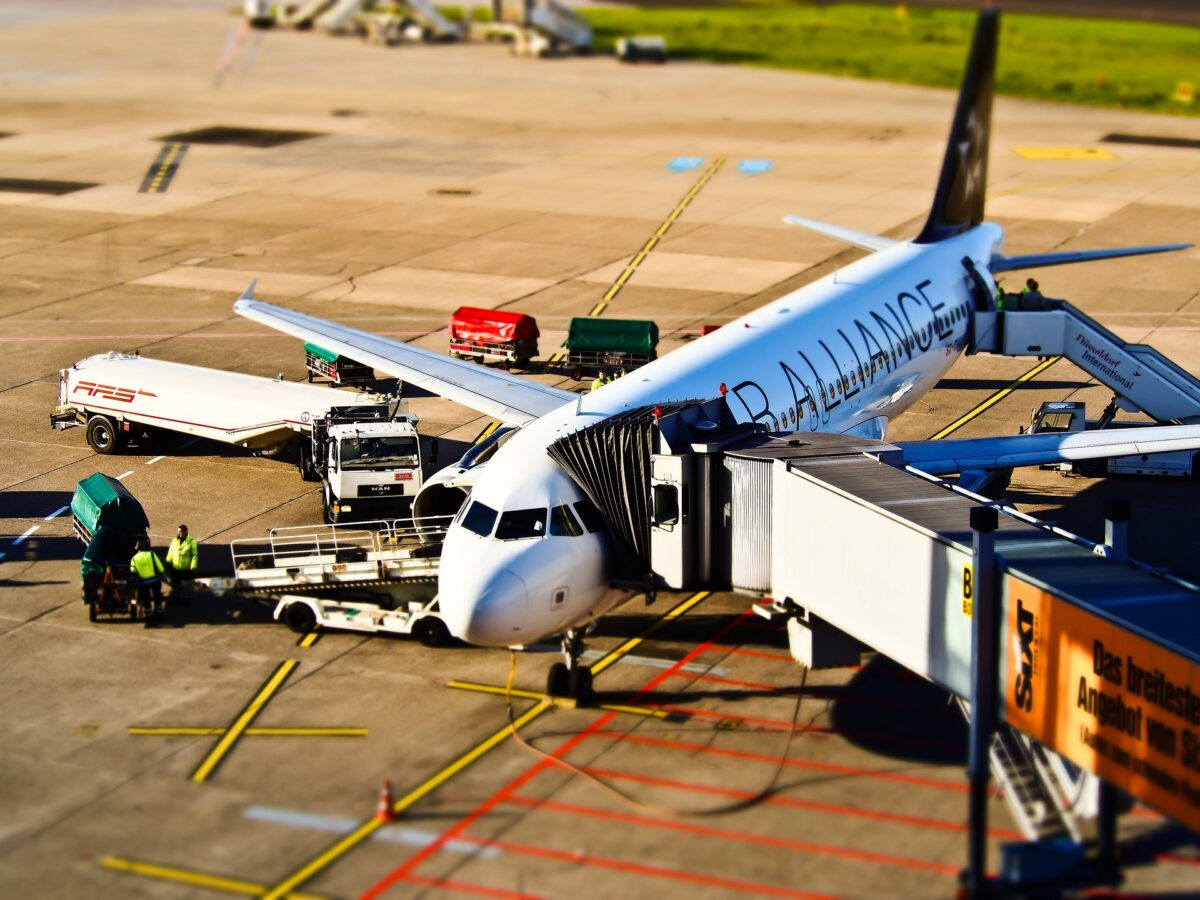 Aeroporturile dintr o importanta capitala europeana anunta ca ar putea suspenda noul sistem UE de control al pasapoartelor in plin sezon estival pentru a evita haosul aerian
