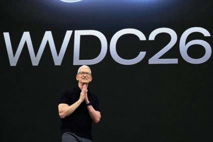 Apple lansează Siri AI și își consolidează prezența în competiția inteligenței artificiale. Ultima conferință WWDC, susținută de Tim Cook.