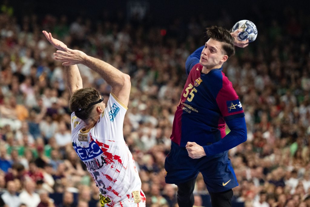 Barcelona a doua finalista a Ligii Campionilor la handbal masculin Victorie in prelungiri impotriva echipei Aalborg