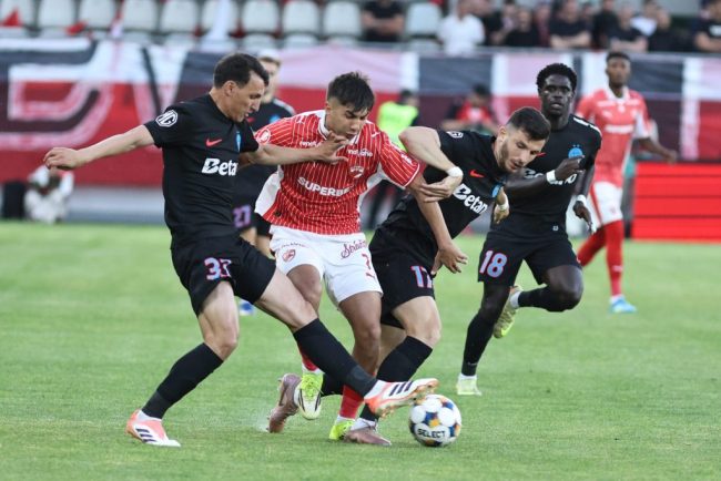 Bursa Transferurilor Plecare neasteptata la Dinamo Patru jucatori parasesc Corvinul Hunedoara dupa promovarea in Superliga