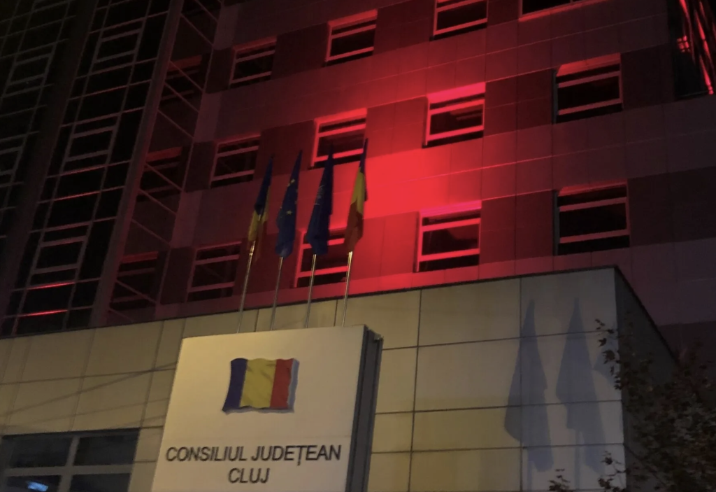 Clujul se va colora in rosu duminica seara Iata de ce Consiliul Judetean Cluj face un gest simbolic cu ocazia Zilei Donatorului de Sange si ii invita pe oameni sa participe