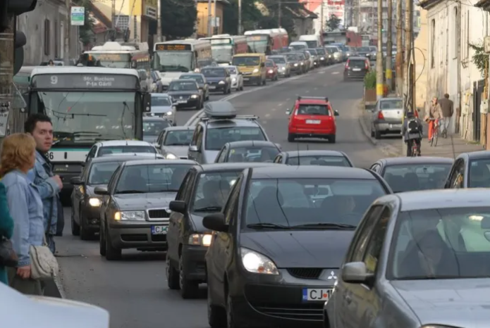 Clujul supus restrictiilor din cauza caniculei Traficul greu limitat pe drumurile din judet