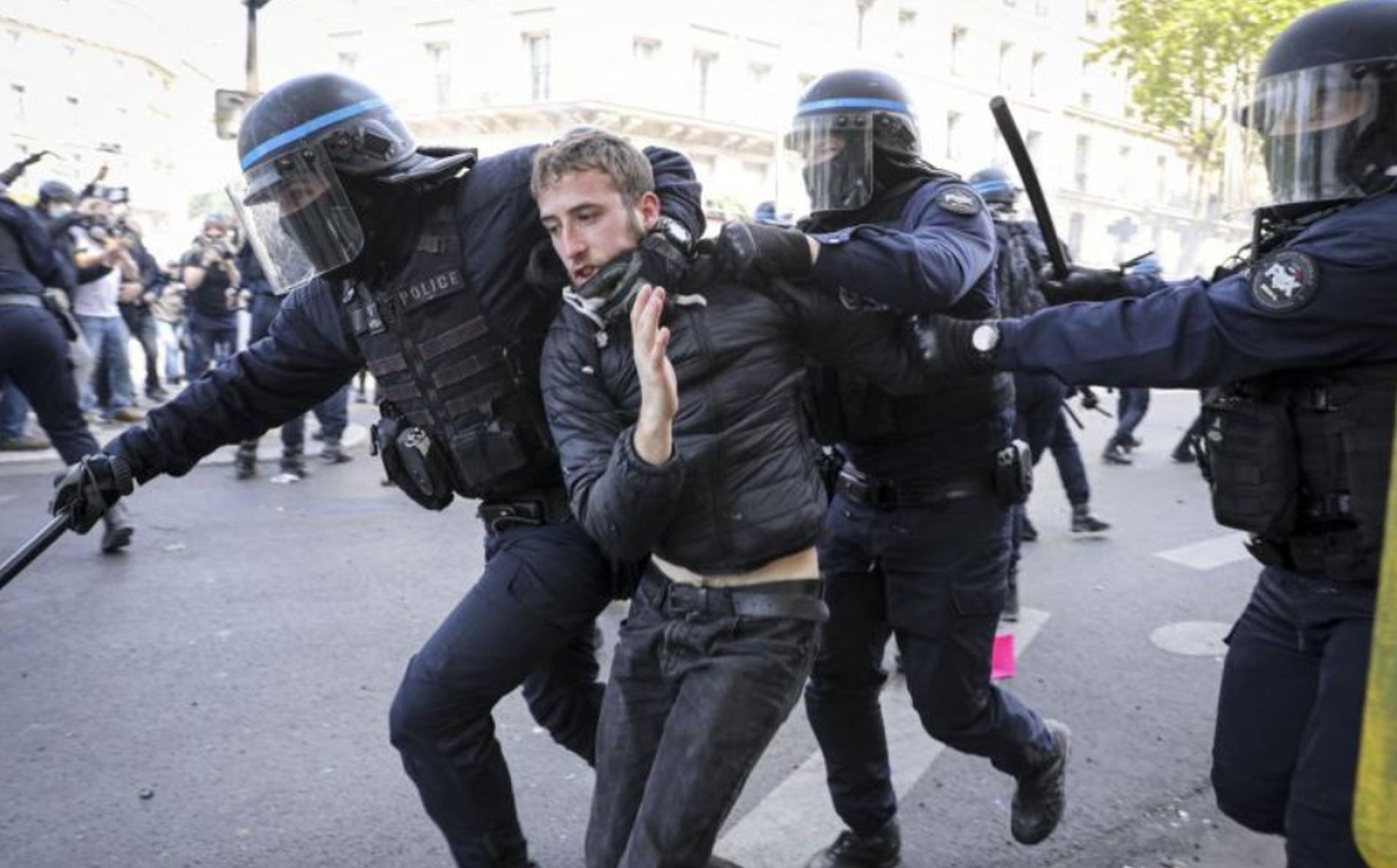 Decizie in cazul 10 August la aproape opt ani de la protestele din Piata Victoriei Fostii lideri ai Jandarmeriei au fost considerati nevinovati