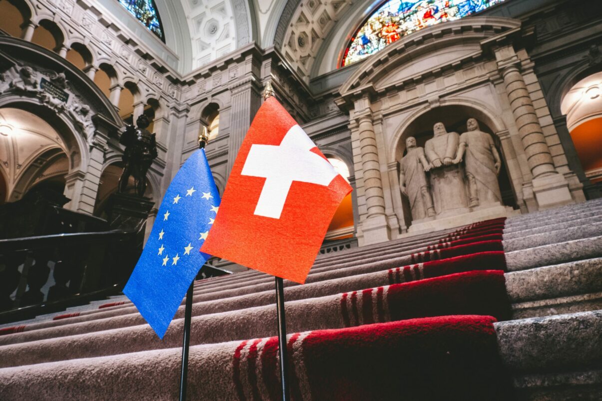 Elvetia hotareste sa limiteze populatia la 10 milioane de locuitori Imigratia ar putea fi restrictionata iar acordul cu UE ar putea fi renegociat