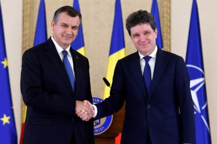 Haosul politic din România a fost acoperit de presa internațională. POLITICO lansează un avertisment: țara se îndreaptă spre un moment crucial în urma eșecului Guvernului Tomac.