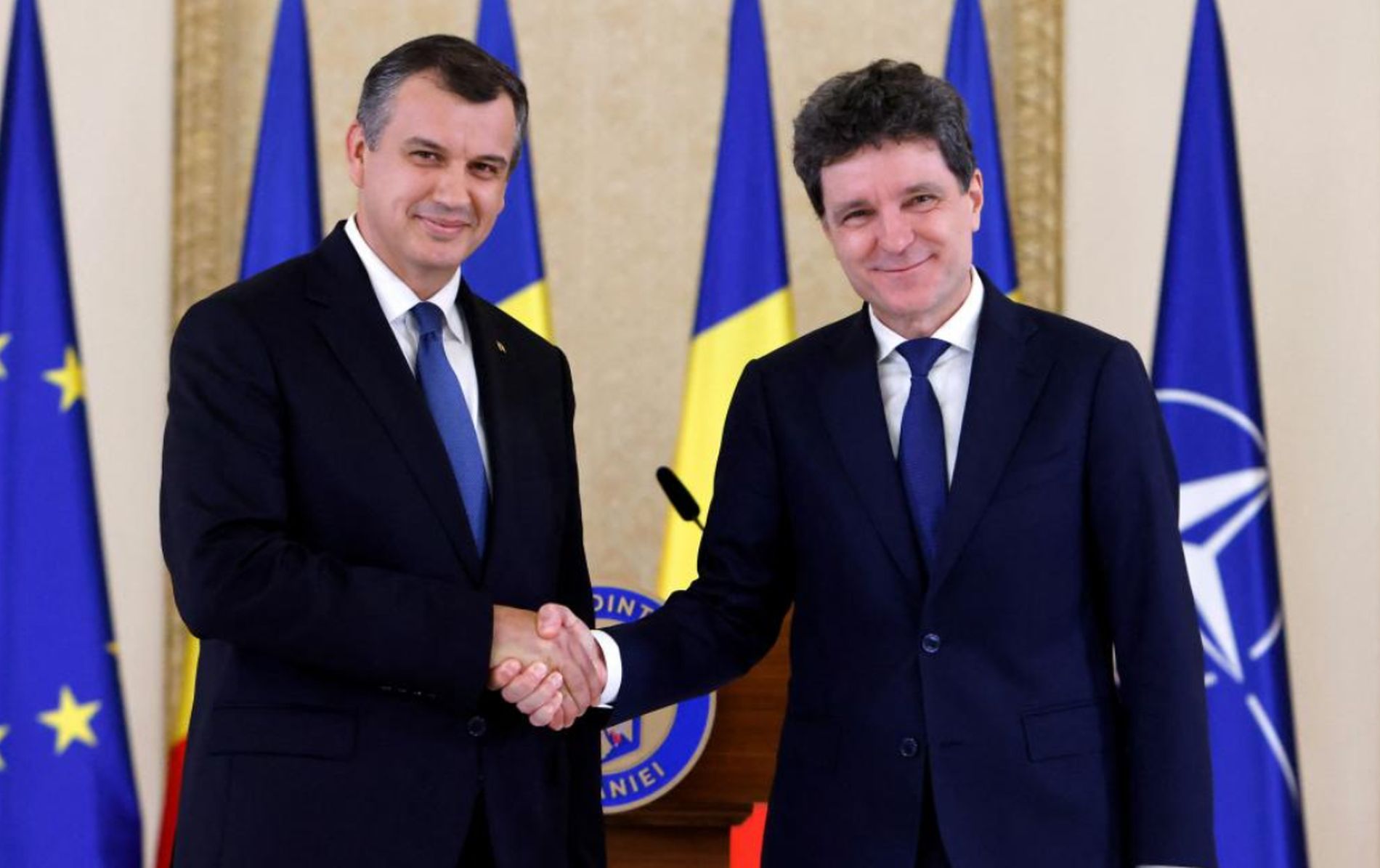Haosul politic din Romania a fost acoperit de presa internationala POLITICO lanseaza un avertisment tara se indreapta spre un moment crucial in urma esecului Guvernului Tomac
