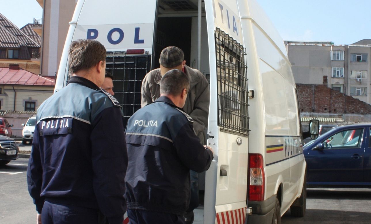 Ianc a un barbat din Cluj a fost retinut pentru nerespectarea unui ordin de protectie Multi risca insa Politii a o politica de toleranta zero in aceste cazuri