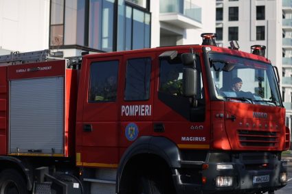 Incendiu la o pensiune din Costinești. Pompierii intervin.