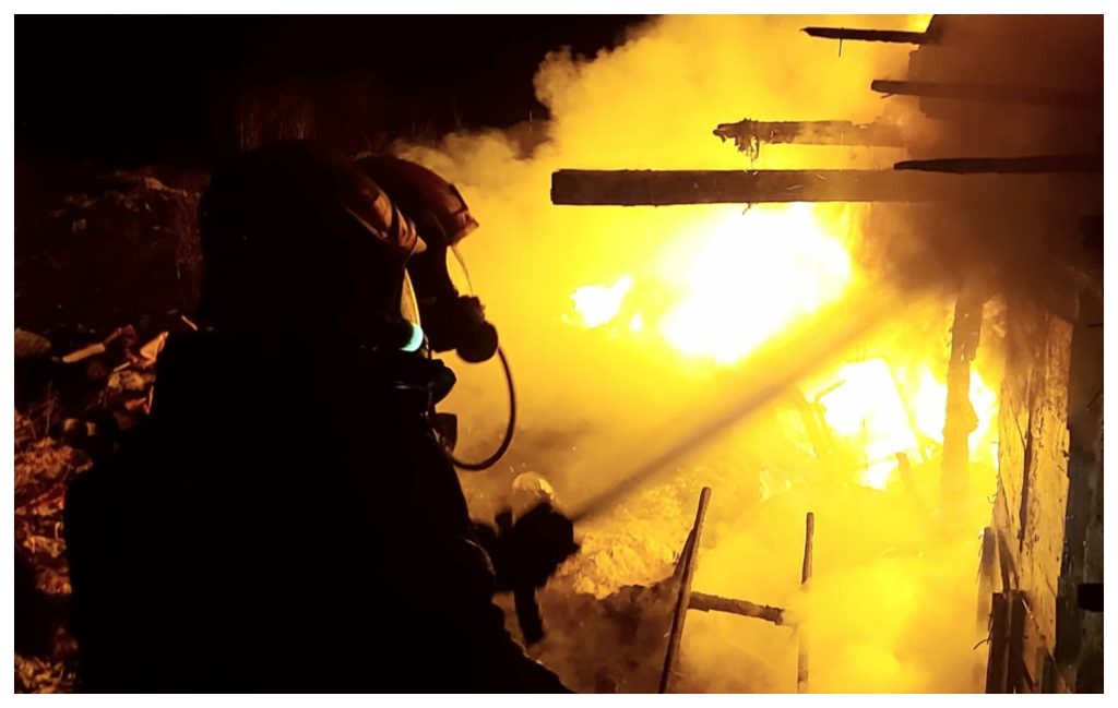 Informatii noi despre incendiul din Cluj O improvizatie electrica ar fi generat dezastrul care a distrus acoperisurile a doua cladiri