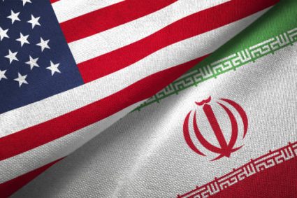 Iranul anunță închiderea Strâmtorii Ormuz și amenință cu atacuri asupra navelor care încearcă să treacă prin zonă.