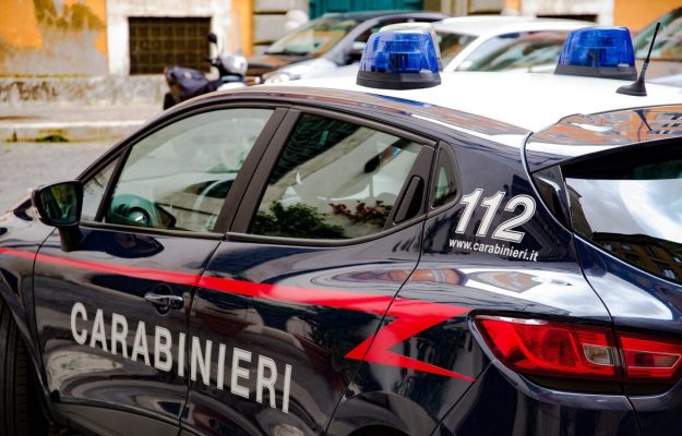 Italia Patru persone au decedat in urma incendiului unei masini Politia a retinut doua persone suspectate de crima