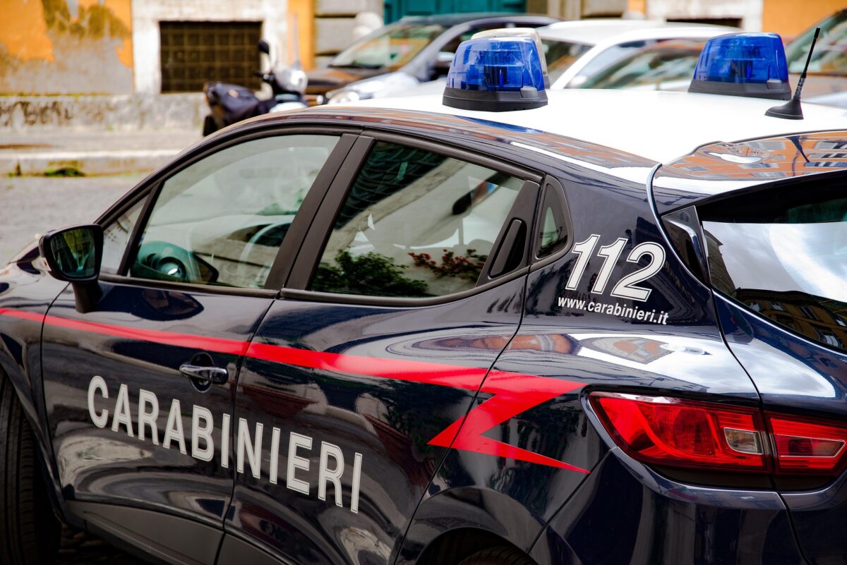 Italia Patru persone au decedat in urma incendiului unei masini Politia a retinut doua persone suspectate de crima