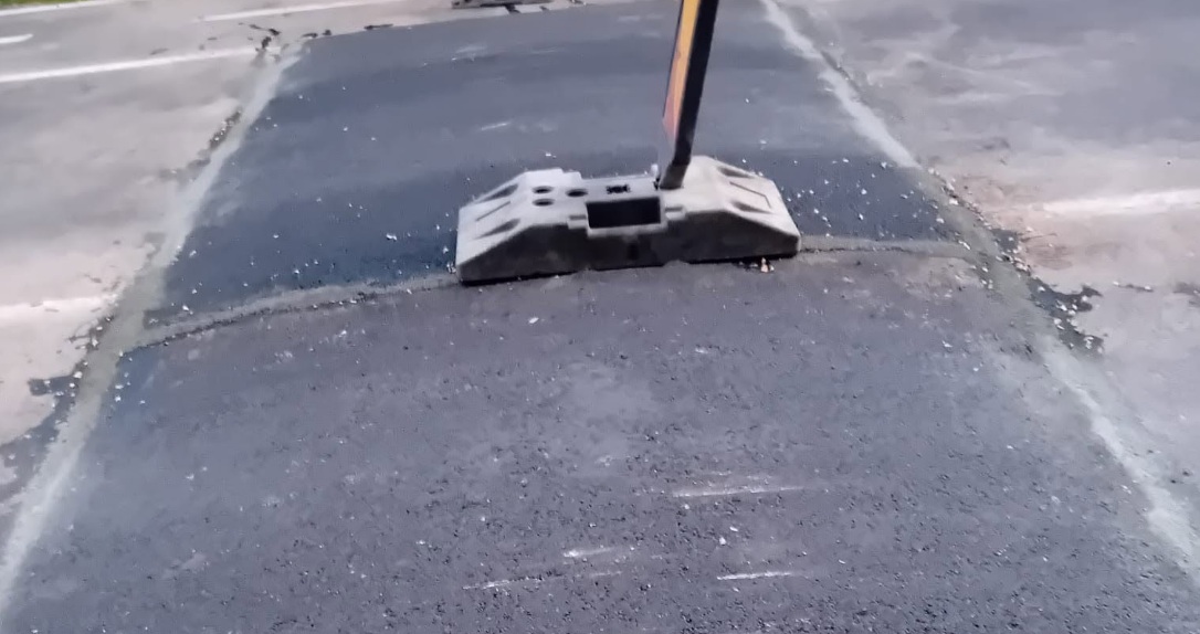 Limitatoarele de viteza ce au generat controverse in randul clujenilor din Jucu Unii conduceau cu 120 km h Ne distrugem masinile Dorel a actionat dupa bunul plac