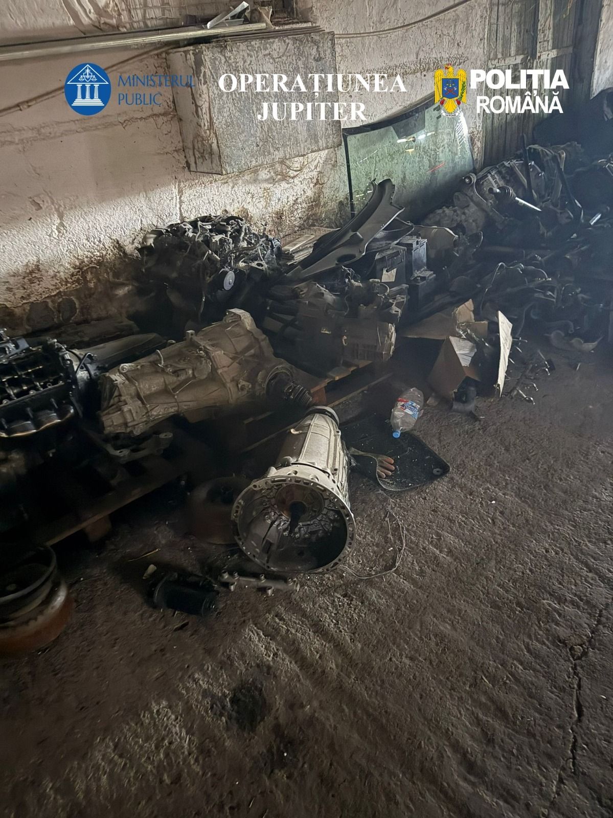 Masini dezmembrate ilegal si deseuri mistuite de foc in judetul Buzau In cadrul operatiunii JUPITER politistii au gasit aproape 50 de vehicule