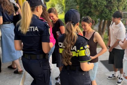 Mesaj emoționant pentru absolvenții din Cluj înainte de BAC! IPJ s-a prezentat la centrele de examen pentru a le reitera elevilor că nu sunt singuri.