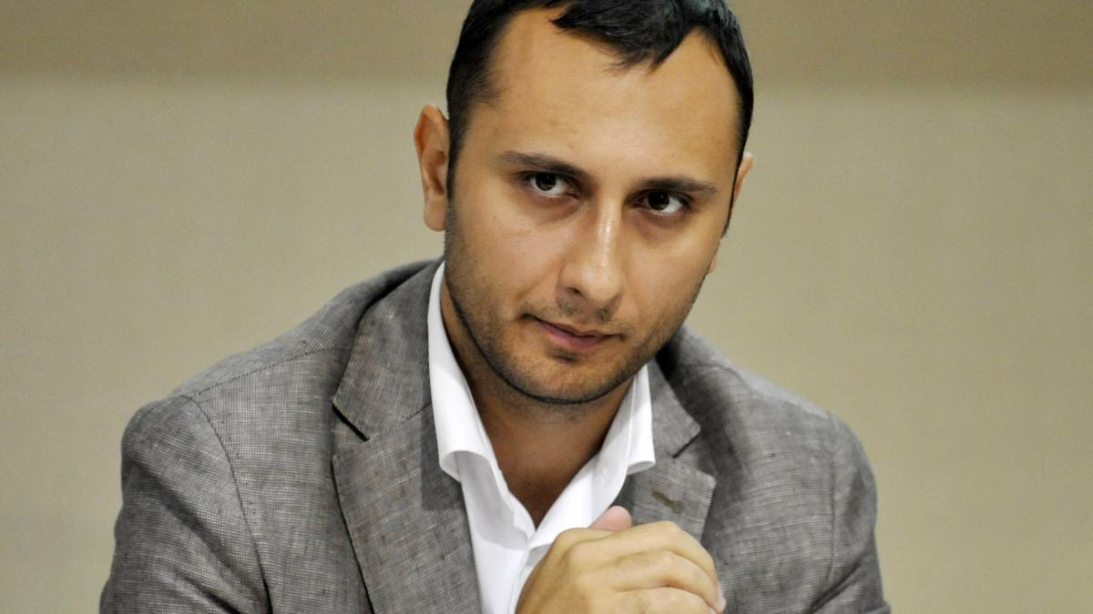 Ministrul Dulceata propus pentru Ministerul Mediului intr un posibil Guvern Tomac are trei locuri de munca si castiga