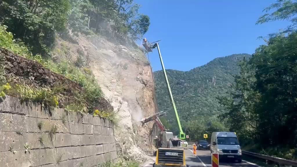 Noi restricii pe Valea Oltului Lucrrile de pe DN7 vor continua pn la mijlocul lunii iulie