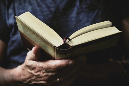 Operațiunea „Pușkin”: cum au dispărut cărți rare din bibliotecile franțuzești