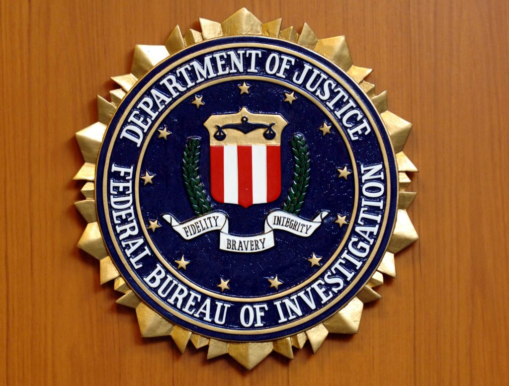 Ostatici in California Suspectul a fost impuscat de FBI dupa un asediu de 12 ore