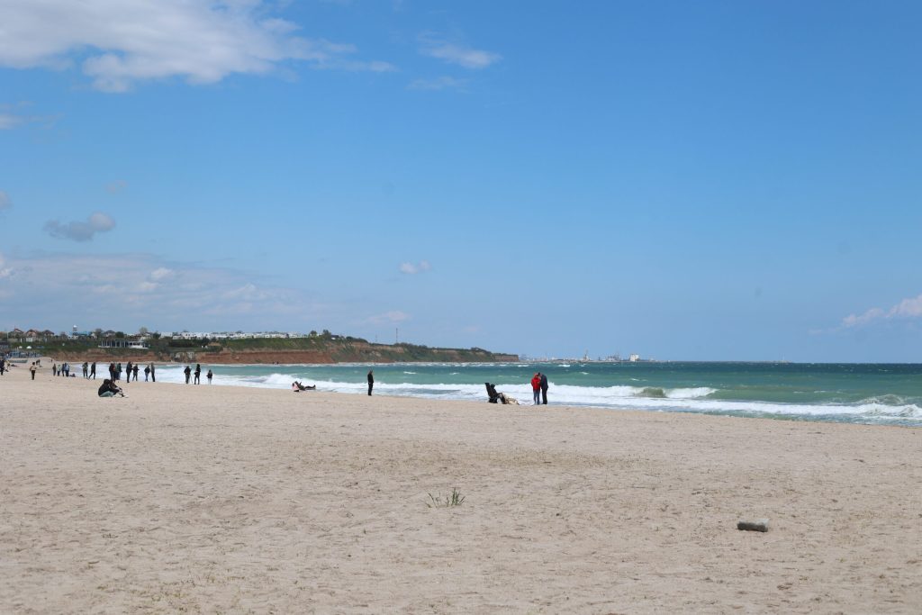 Peste 1100 de persoane au fost evacuate de pe litoral