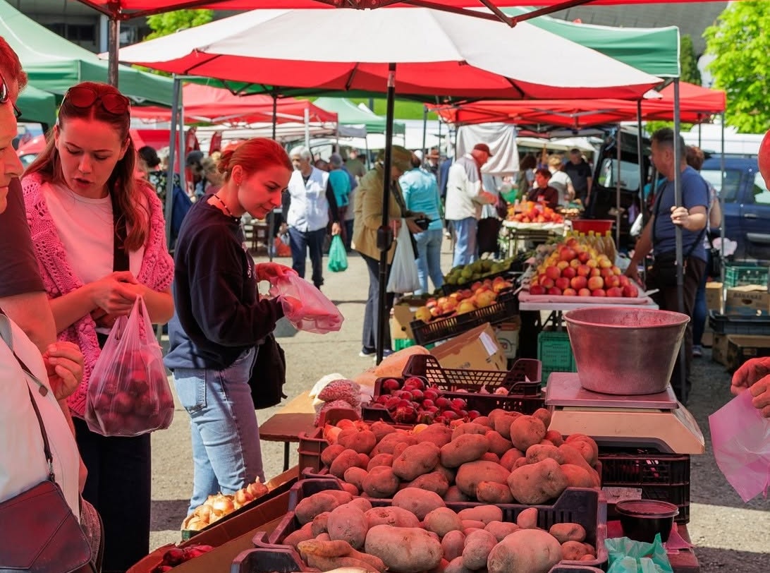 Piata volanta din Cluj se va muta sambata Unde poti merge pentru cumprturi la Festivalul Sportului
