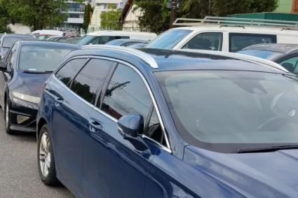 Probleme de siguranță pe o stradă din Cluj-Napoca! Cetățenii cer măsuri urgente pentru evitarea riscurilor.