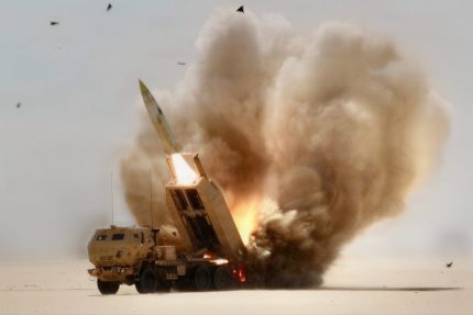 SUA desfasoara atacuri impotriva bazelor militare iraniene Teheran riposteaza prin atacuri asupra bazelor americane din Kuweit