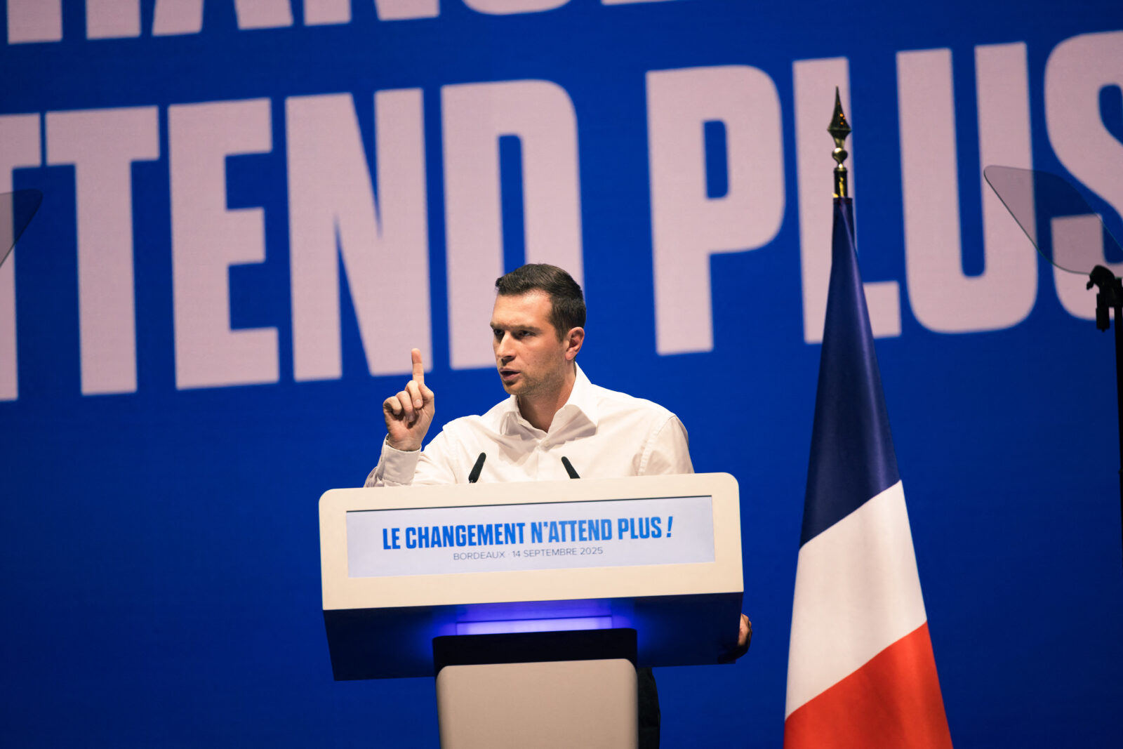 Sondaj pentru alegerile prezidentiale din Franta 2027 Jordan Bardella atinge cel mai inalt nivel in timp ce Edouard Philippe ramane deasupra lui Gabriel Attal