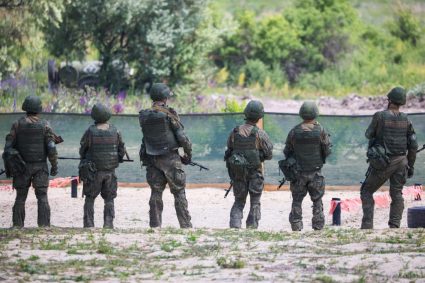 Sute de soldați ruși ar fi fost instruiți în China în tactici de război modern și utilizarea dronelor.