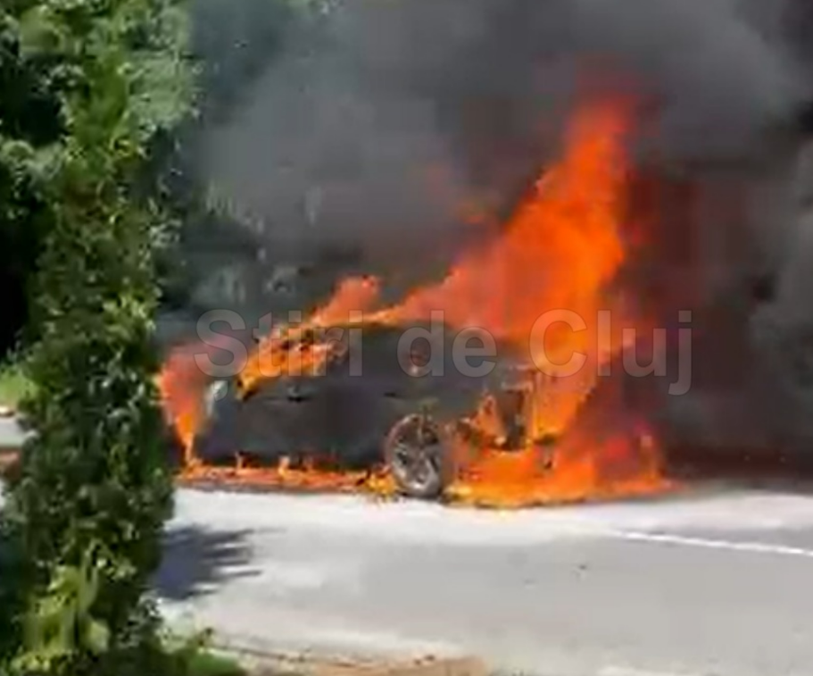 VIDEO Mesaj emotionant al mamei soferitei din masina care a ars pe drumul Sfantul Ioan din Cluj Un sofer a intrat in flacari pentru a i salva bunurile