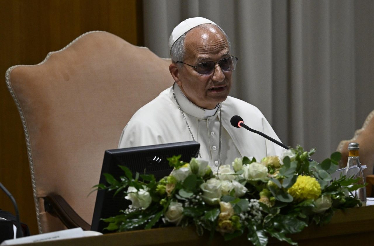 Vaticanul acuza Uniunea Europeana de aplicarea dublului standard in politica externa si cere o reevaluare a doctrinei razboiului just