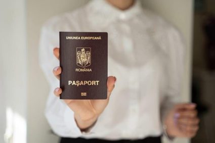Visezi la o vacanță, dar pașaportul ți-a expirat? Clujenii pot rezolva totul direct de pe telefon, fără a merge la ghișeu.