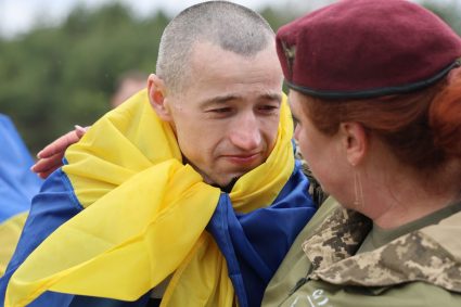 Volodimir Zelenski anunță un nou schimb de prizonieri: 185 de soldați ucraineni și un civil s-au întors în țară.