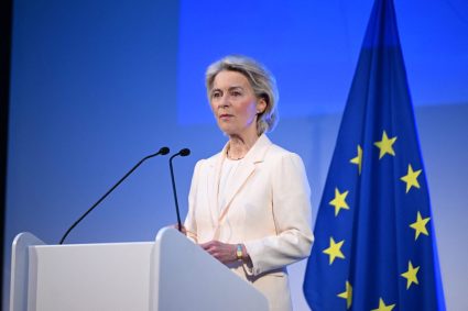 Von der Leyen, după atacul care a distrus mănăstirea din Kiev: Liderii G7 vor discuta despre intensificarea presiunilor asupra Rusiei.