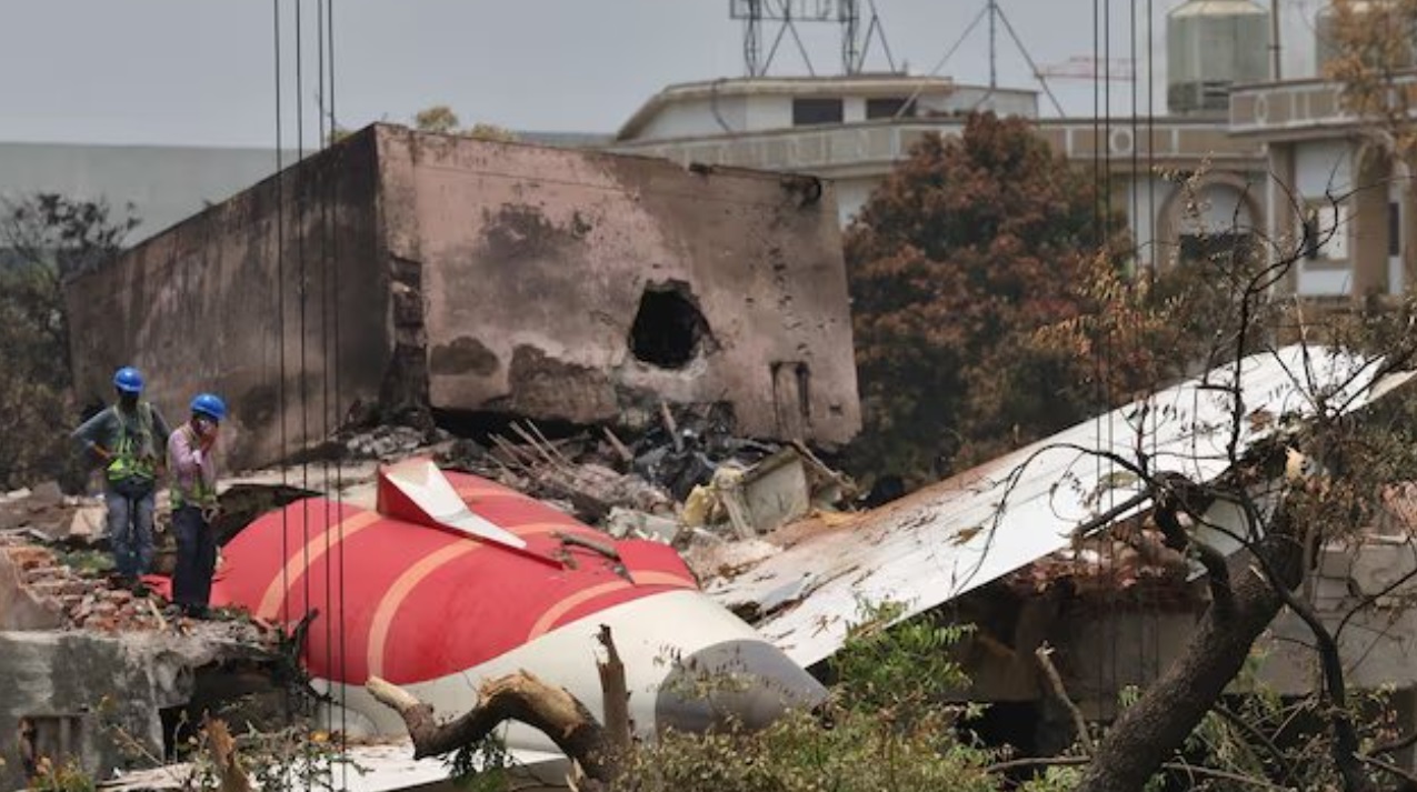 cazul air india readuce in atentie tragediile aviatice in care pilotii au fost suspectati de provocarea intentionata a prabusirii aeronavelor