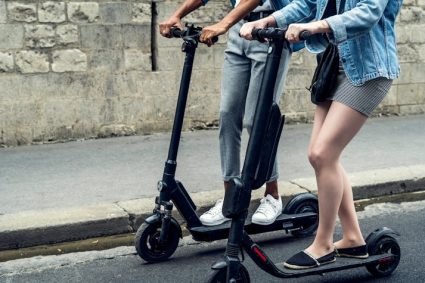 Clujean accidentat pe trotuar de o trotinetă electrică, imediat după ce a coborât din autobuz pe Calea Turzii: „A plecat fără să-și ceară măcar scuze”