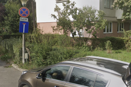 Clujean frustrat după 5 luni de suferință! „De fiecare dată primesc doar avertismente”: Același șofer continuă să parcheze pe marcaj, fără nicio jenă.