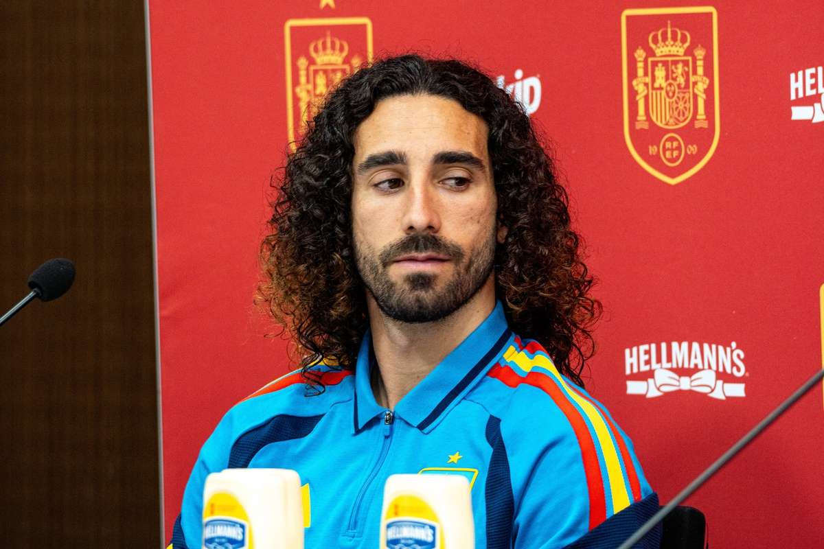 cucurella spera ca bluza de pijama a sotiei sale ii va aduce noroc la cupa mondiala o iau cu mine