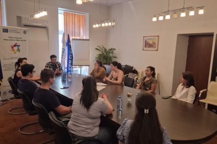 Inițiativă importantă la Cluj-Napoca: Primăria și AJOFM lansează un program de pregătire a tinerilor pentru integrarea pe piața muncii.