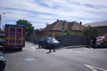 Intervenție dramatică pe strada Jiului din Cluj: Un bărbat, aflat în stop cardio-respirator, a fost salvat după ce a fost călcat de o mașină.
