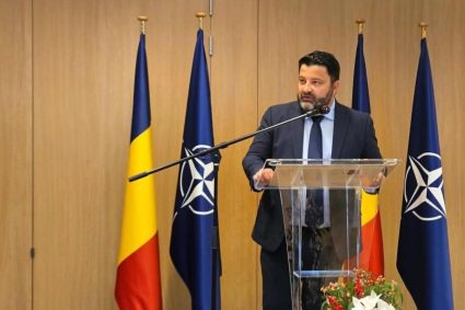 Surse: Nicușor Dan își dorește numirea lui Dan Neculăescu, ambasadorul României la NATO, la Ministerul Apărării.