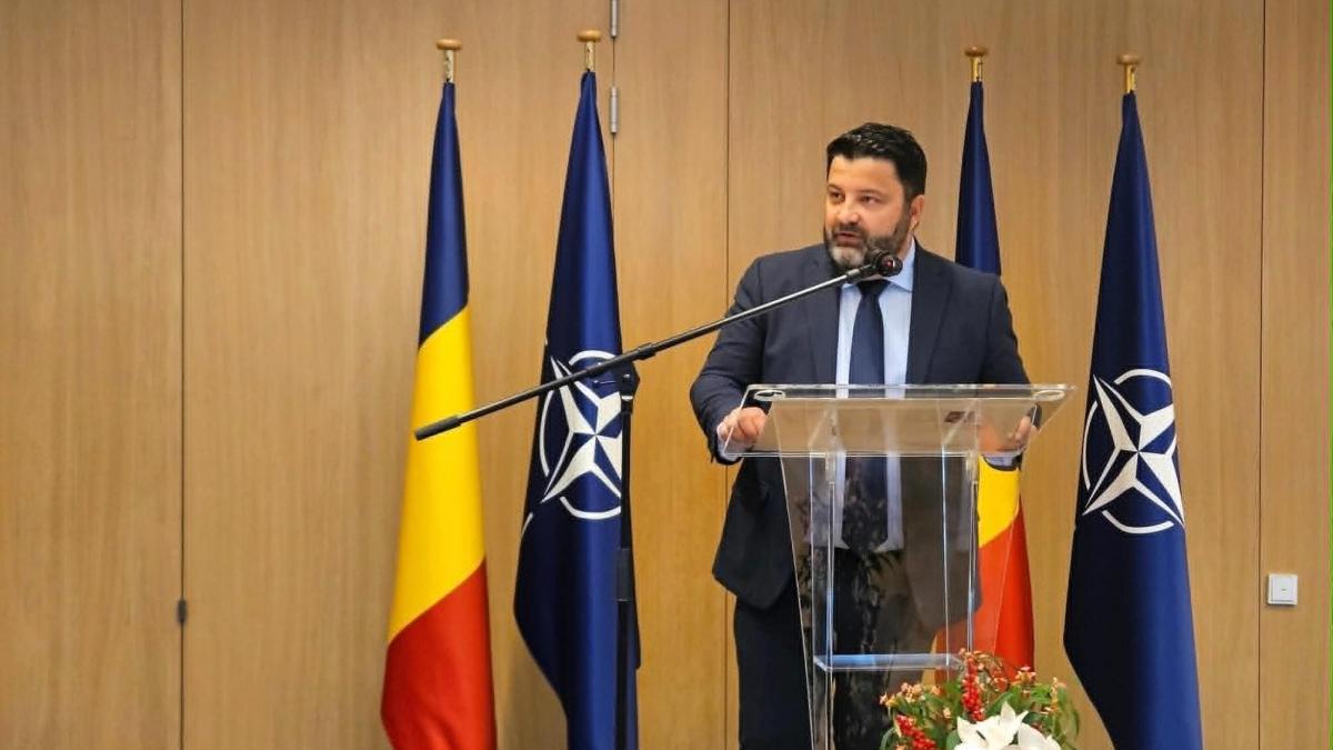 surse nicusor dan isi doreste numirea lui dan neculaescu ambasadorul romaniei la nato la ministerul apararii