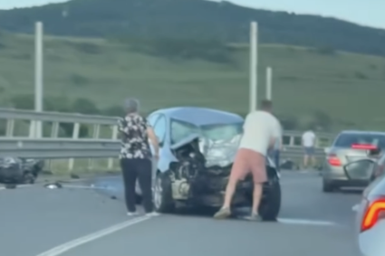 VIDEO. Accident fatal în Cluj! Un tânăr motociclist a decedat în urma unei coliziuni violente cu un vehicul.