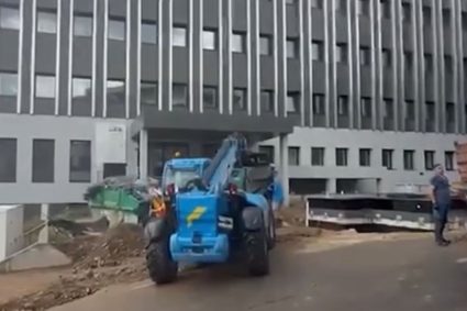 Atenție, clujeni! Traficul este închis temporar pe strada Pasteur din cauza lucrărilor la noul spital de Neurochirurgie. Când va fi reluată circulația normală.