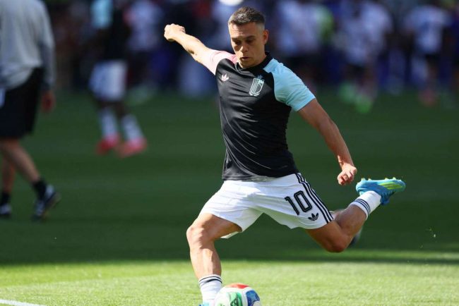 Besiktas finalizeaza transferul lui Leandro Trossard de la Arsenal