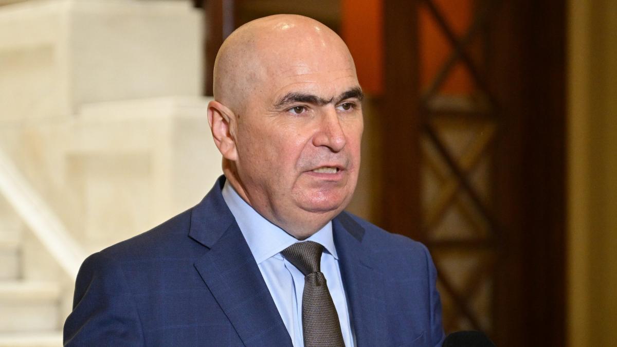 Bolojan ar putea sesiza CCR in legatura cu salariile restante ale magistratilor Guvernul semnaleaza un conflict