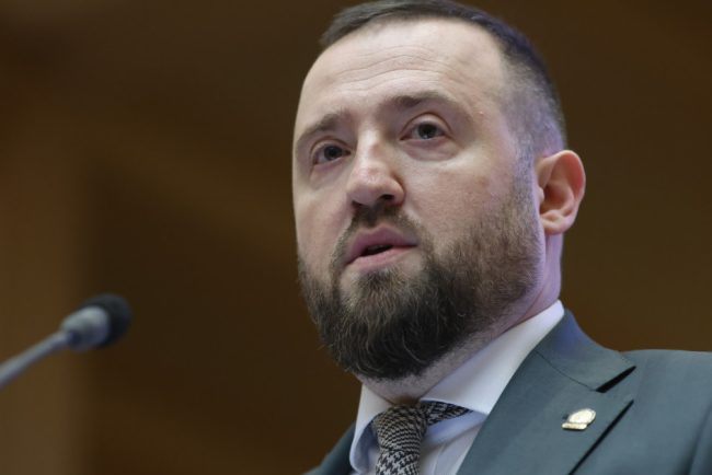 CSM il sustine pe Marius Voineag in urma insultelor aduse de Cristian Ghinea Departeaza cu mult