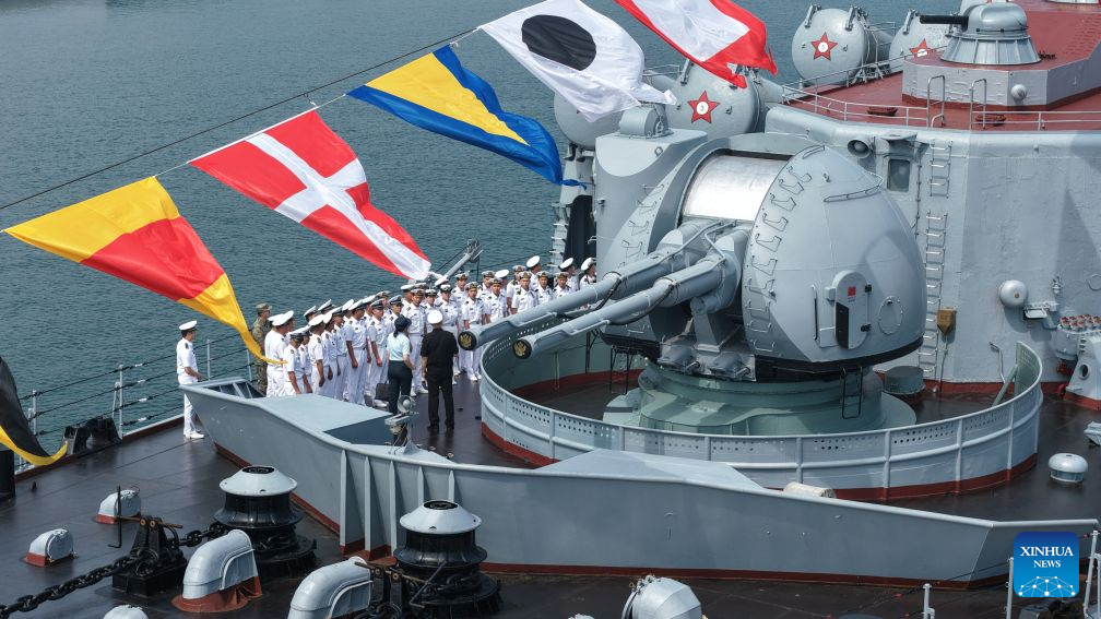 China si Rusia desfasoara exercitii navale comune cu munitie reala in Marea Galbena