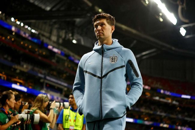 Chivu a primit un fundas de clasa Inter Milano a anuntat transferul lui John Stones